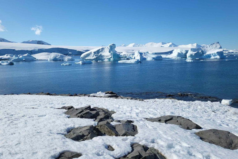 Greenland and Antarctica have lost 12 trillion tonnes of ice since 1979