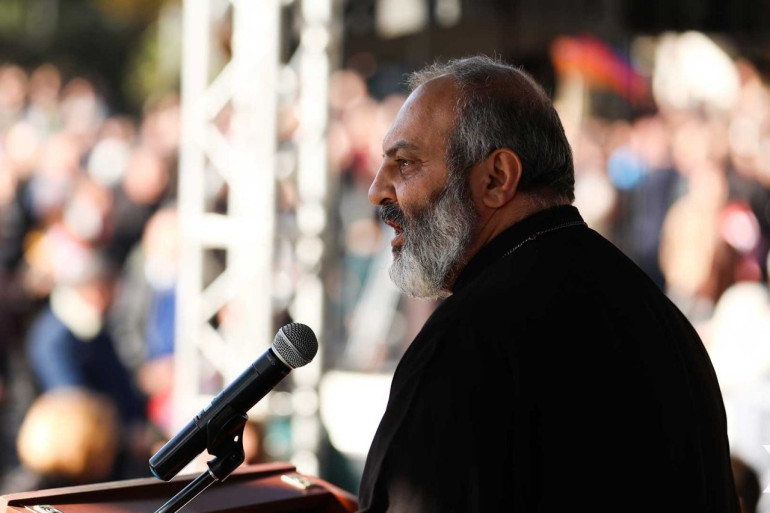 Իրավապահները գործողություն են իրականացնում Բագրատ արքեպիսկոպոս Գալստանյանի բնակավայրում Իրավապահները գործողություն են իրականացնում Բագրատ արքեպիսկոպոս Գալստանյանի բնակավայրում