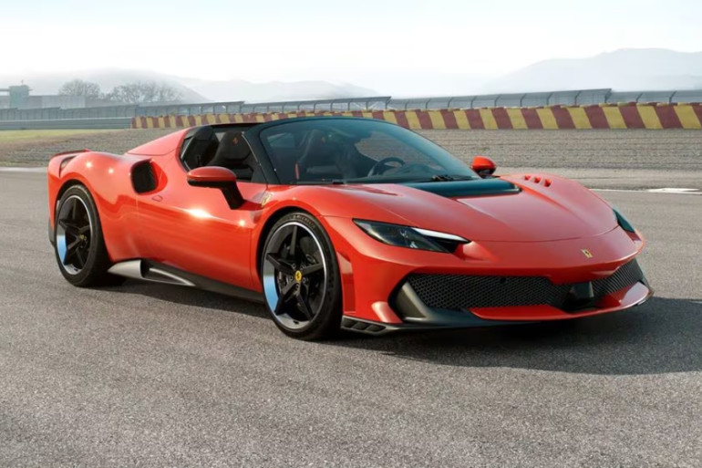 Ferrari-ն ներկայացրել է նոր մոդել՝  շուրջ 880 ձիաուժ հզորությամբ (լուսանկարներ)