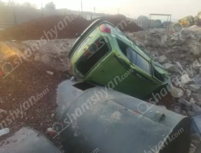 Անչափահասը, լինելով ոչ սթափ, չունենալով վարորդական իրավունքի վկայական, «Opel»-ով կողաշրջվել է