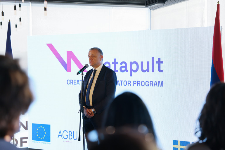 Հայաստանը եվրոպական մշակույթի կարևոր մասնիկներից է և աշխարհին հայտնի է նախևառաջ մշակույթով, ինչպես նաև մարդկանց տաղանդով ու ստեղծագործականությամբ. Վասիլիս Մարագոս