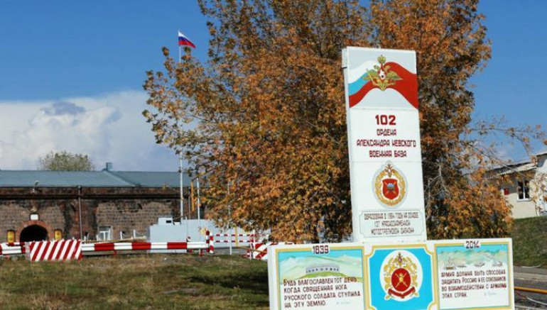 The issue of withdrawing the 102nd Russian military base from Gyumri may be raised by the RA government against the background of signing an agreement with Turkey and Azerbaijan. Areshev The issue of withdrawing the 102nd Russian military base from Gyumri may be raised by the RA government against the background of signing an agreement with Turkey and Azerbaijan. Areshev