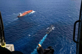 ВМС Франции захватили нефтяной танкер в Индийском океане