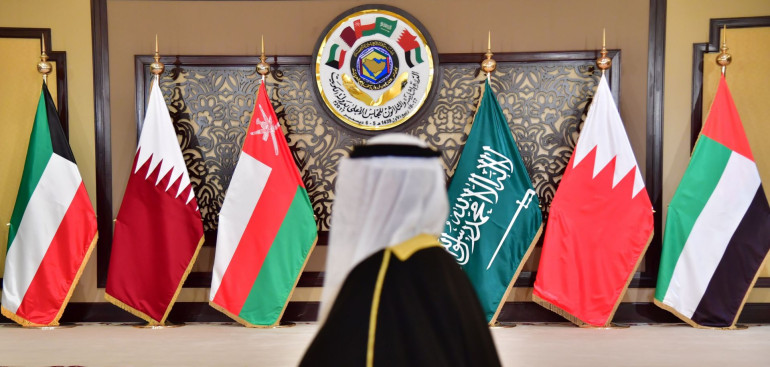 Foreign ministers of 12 Arab and Islamic states call on Iran to stop strikes