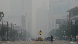 Canada wildfires: Smoke choking major US cities Canada wildfires: Smoke choking major US cities