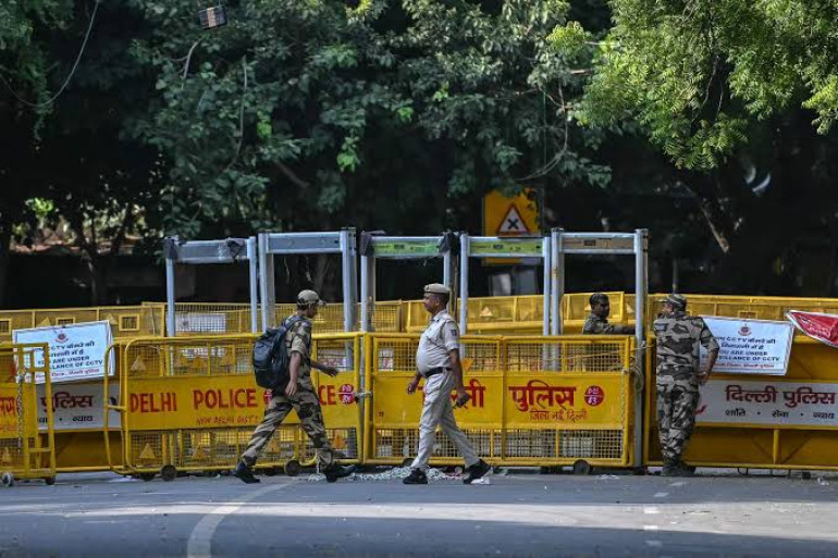 Delhi shuts metro stations, restricts traffic ahead of new protest against election chief Delhi shuts metro stations, restricts traffic ahead of new protest against election chief