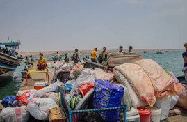 Yemenis flee across Red Sea as Houthis and Saudi-backed forces escalate war