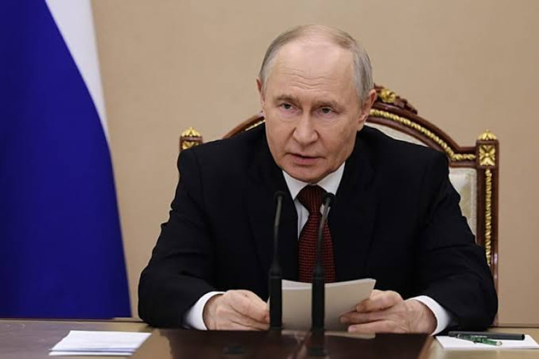 Putin admits oil deficit and adjusted fuel plans amid Ukrainian strikes on refineries Putin admits oil deficit and adjusted fuel plans amid Ukrainian strikes on refineries