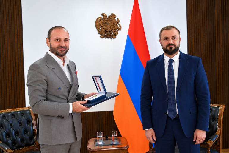 Անանիա Շիրակացի պետական պարգև՝ Էդուարդ Մարությանին. գնահատվել է «Ռենշինի» համահիմնադրի ավանդը ՀՀ տնտեսությունում (տեսանյութ, լուսանկարներ)