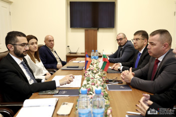 ՆԳՆ-ում քննարկվել են թմրամիջոցների, զենք-զինամթերքի ապօրինի շրջանառության կանխարգելմանն առնչվող հարցեր (տեսանյութ) ՆԳՆ-ում քննարկվել են թմրամիջոցների, զենք-զինամթերքի ապօրինի շրջանառության կանխարգելմանն առնչվող հարցեր (տեսանյութ)