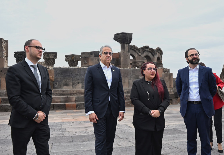 ՅՈՒՆԵՍԿՕ-ի գլխավոր տնօրեն Խալեդ Էլ-Էնանին այցելել է Զվարթնոց տաճար