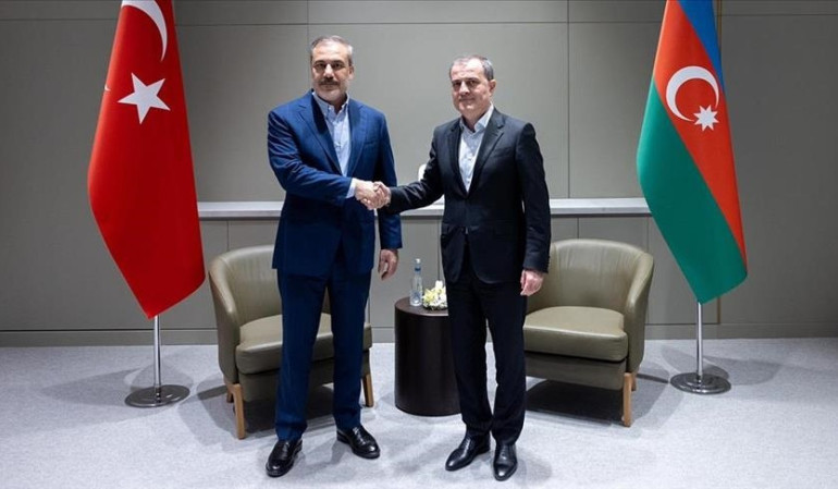 Ադրբեջանի և Թուրքիայի ԱԳ նախարարները քննարկել են տարածաշրջանում անվտանգության հարցերը Ադրբեջանի և Թուրքիայի ԱԳ նախարարները քննարկել են տարածաշրջանում անվտանգության հարցերը