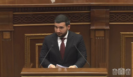 Եռագլխի մեջ կա ընդամենը մեկ թեկնածու, և դա Ռոբերտ Քոչարյանն է. Վահագն Ալեքսանյան Եռագլխի մեջ կա ընդամենը մեկ թեկնածու, և դա Ռոբերտ Քոչարյանն է. Վահագն Ալեքսանյան