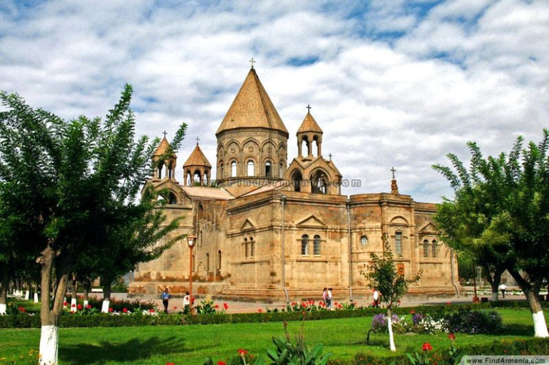 Ավագ ուրբաթ. Հիսուս Քրիստոսի չարչարանքների, խաչելության, մահվան ու թաղման հիշատակության օր