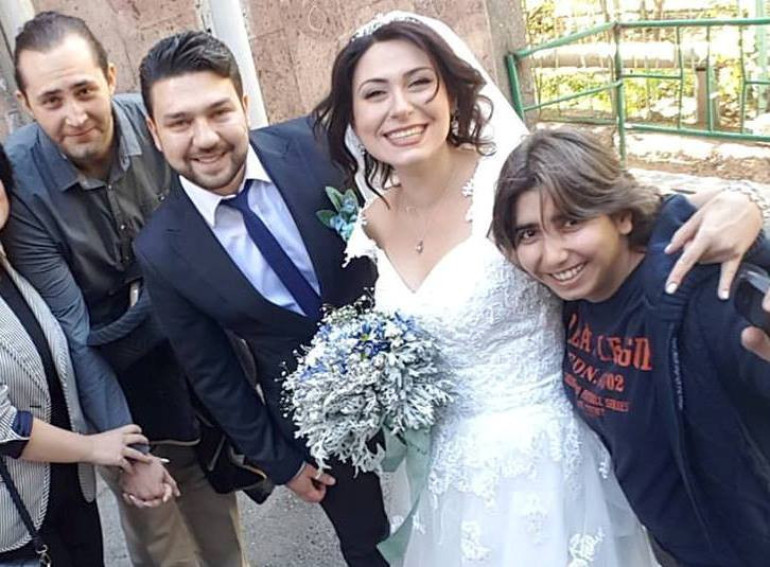 Էվա Ոսկանյանը պսակադրվել է Լևոն Հախվերդյանի հետ (տեսանյութ)