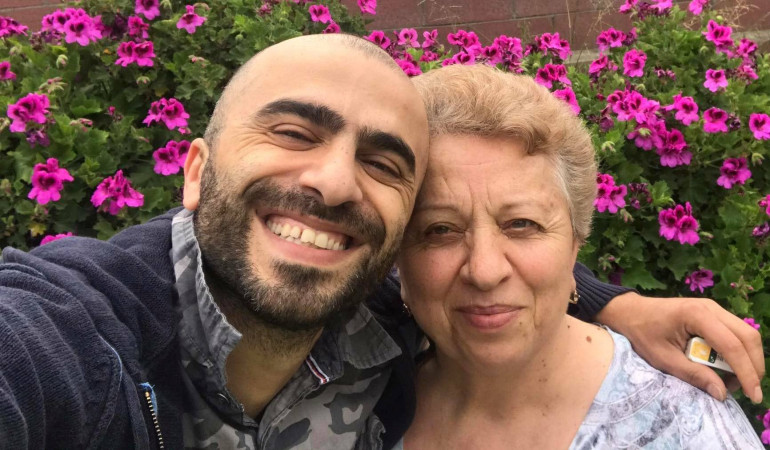 «Երբ տեսնում եմ` ինչպես է սիրտդ մեկ-մեկ կանգ առնում, ուզում եմ իմ սիրտը քեզ տալ». Արմուշի հուզիչ գրառումը մոր մասին