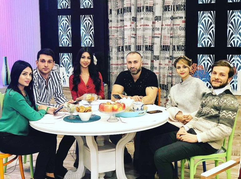 Մադոննայի սուր հումորը, Ներսեսի երգ ու պարը և մյուսների քննարկումները` «Մի հիանալի ծրագրում»