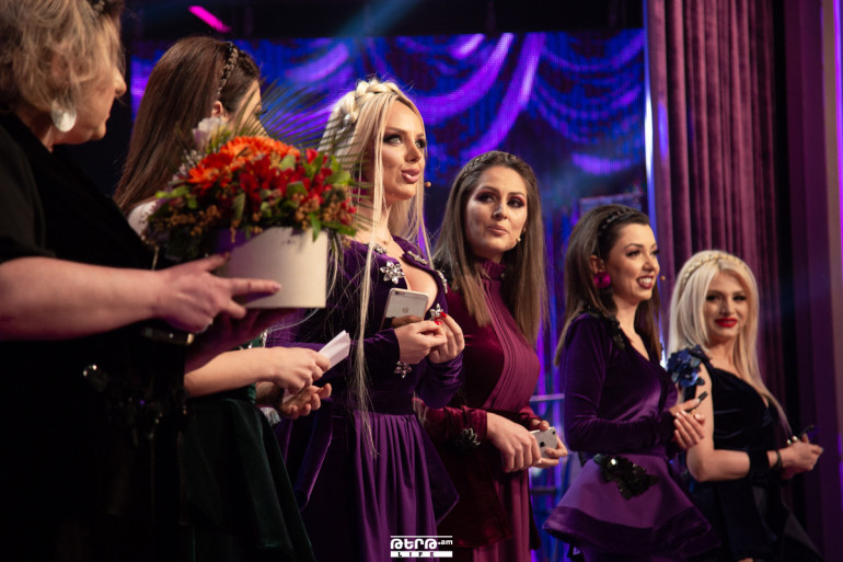 Women's Club–ի  Մարտի 8-յան թողարկման բեքսթեյջն ու աղջիկների look–երը