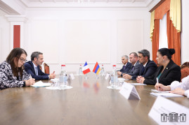 Արամ Վարդևանյանը ՀՀ-ում Ֆրանսիայի նորանշանակ դեսպանի հետ հանդիպմանը անդրադարձել է Ադրբեջանում ապօրինի պահվող հայերի խնդիրներին Արամ Վարդևանյանը ՀՀ-ում Ֆրանսիայի նորանշանակ դեսպանի հետ հանդիպմանը անդրադարձել է Ադրբեջանում ապօրինի պահվող հայերի խնդիրներին