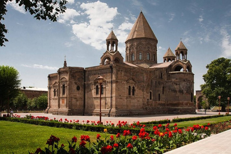 Կոչ ենք անում ՀՀ իշխանություններին` ձեռնպահ մնալ այնպիսի քայլերից, որոնք կարող են վտանգել երկրի հոգևոր ու հասարակական կայունությունը․ երեք եպիսկոպոսների հայտարարությունը Կոչ ենք անում ՀՀ իշխանություններին` ձեռնպահ մնալ այնպիսի քայլերից, որոնք կարող են վտանգել երկրի հոգևոր ու հասարակական կայունությունը․ երեք եպիսկոպոսների հայտարարությունը