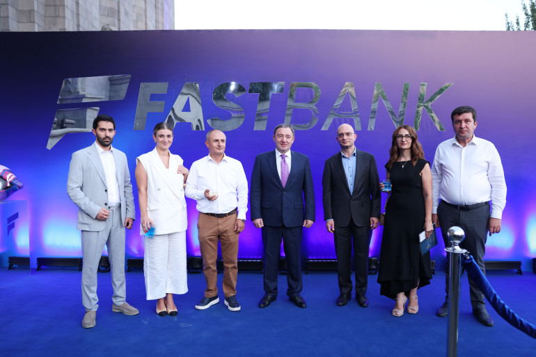 Ֆասթ Բանկի աջակցությամբ Մատենադարանում բացվել է նոր գրախանութ, հուշանվերների կրպակ և սրճարան (տեսանյութ, լուսանկարներ) Ֆասթ Բանկի աջակցությամբ Մատենադարանում բացվել է նոր գրախանութ, հուշանվերների կրպակ և սրճարան (տեսանյութ, լուսանկարներ)