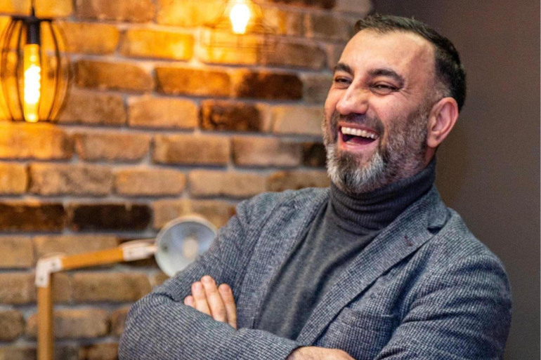 «Մեր հայ աղջիկներն այսօր արաբական ոճի դիմահարդարմամբ ավելի շատ իրենց տգեղացնում են». Սուրեն Շահվերդյան «Մեր հայ աղջիկներն այսօր արաբական ոճի դիմահարդարմամբ ավելի շատ իրենց տգեղացնում են». Սուրեն Շահվերդյան