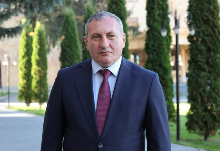 Հրաժարական եմ տալիս Լոռու մարզպետի պաշտոնից, դադարեցնում եմ քաղաքական և կուսակցական գործունեությունս
