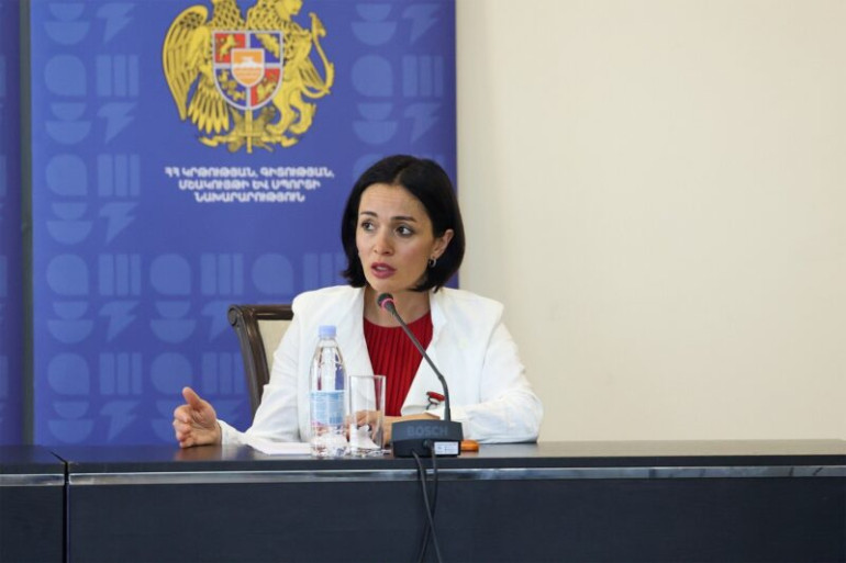 ԿԳՄՍ նախարարը խոսել է մինչև 16 տարեկան երեխաների մուտքը սոցիալական ցանցեր սահմանափակելու մասին