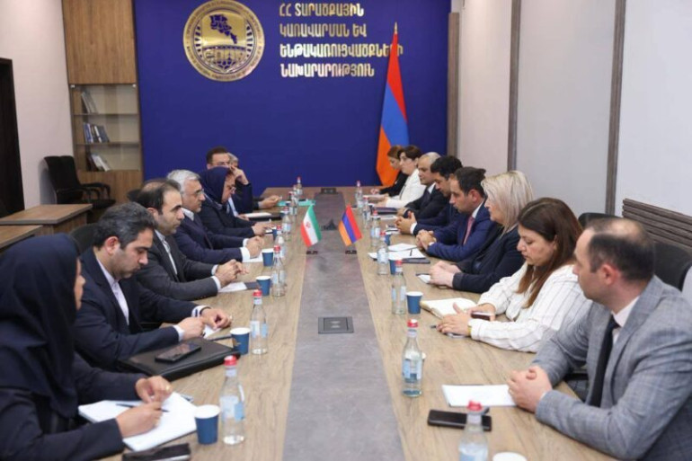Դավիթ Խուդաթյանն ու Իրանի ԱԳ նախարարի տեղակալը քննարկել են էներգետիկ, տրանսպորտային և ճանապարհաշինության ոլորտներին վերաբերող հարցեր