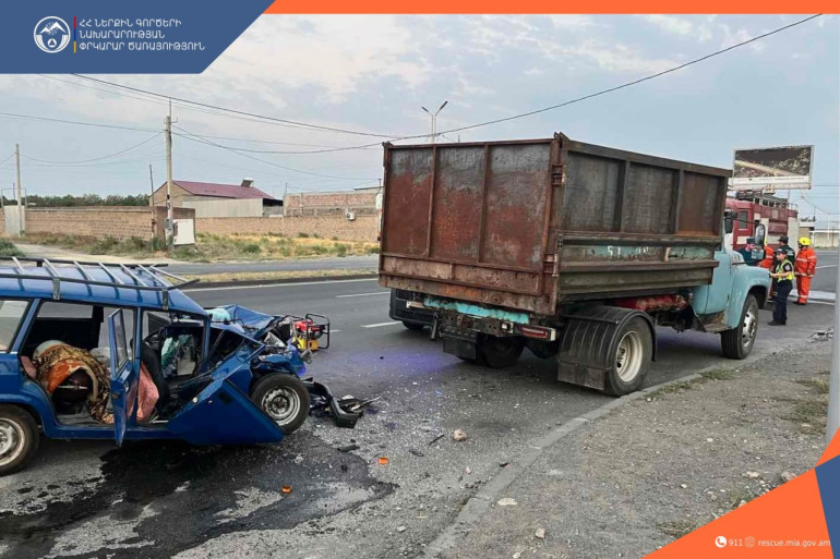 Երևան-էջմիածին ավտոճանապարհին «VAZ»-ը բախվել է կայանած «ZIL»-ին, կա տուժած