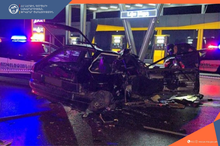 Վանաձորում «VAZ»-ը բախվել է կայանած «Mercedes-Benz»-ին, կա 1 զոհ, 2 վիրավոր, որոնցից մեկը զինծառայող է