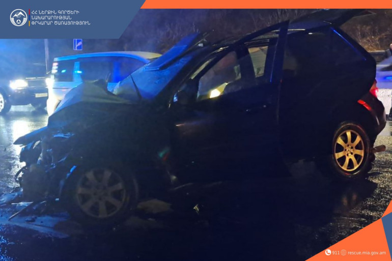 «Mercedes-Benz»-ը դուրս է եկել ճանապարհի երթևեկելի հատվածից և բախվել արգելապատնեշին, կան տուժածներ