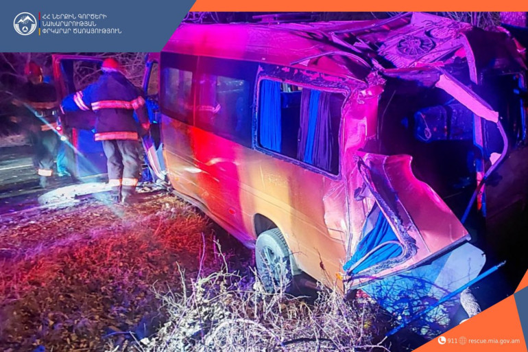 «Mercedes-Benz»-ը դուրս է եկել ճանապարհի երթևեկելի հատվածից և բախվել ծառին, կան տուժածներ