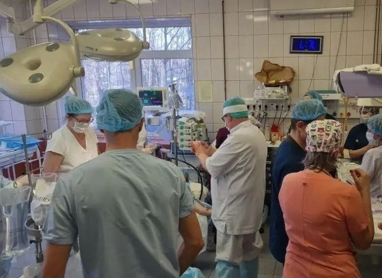 Սանկտ Պետերբուրգի ծննդատանը կինը լույս աշխարհ է բերել միանման երկվորյակ աղջիկների քառյակ