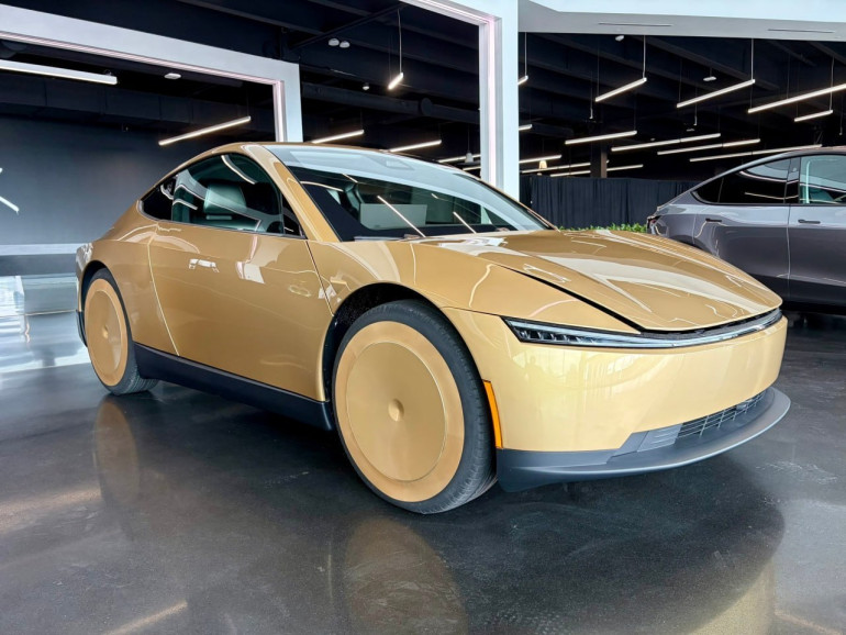 Tesla-ն թողարկել է սերիական էլեկտրական մեքենան՝ Cybercab