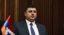ՔՊ-ի քարոզարշավի հիմքը երգը, պարը և ուտել-խմոցին են, որոնք համեմվում են ագրեսիայով և աննախադեպ ստերով․ Տիգրան Աբրահամյան