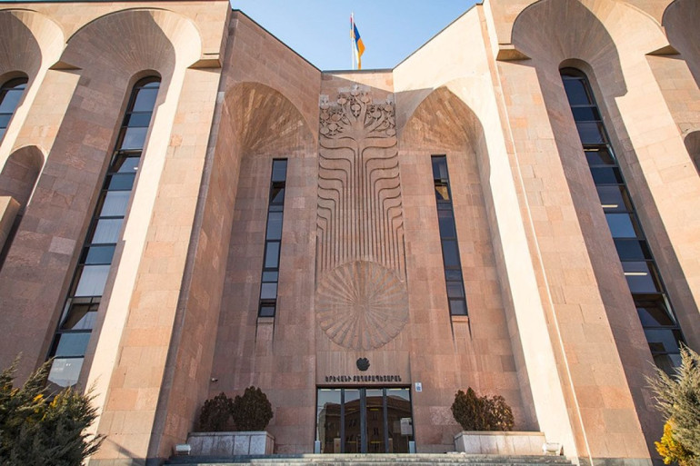 Ձերբակալվել են Երևանի քաղաքապետարանի աշխատակիցներ Ձերբակալվել են Երևանի քաղաքապետարանի աշխատակիցներ