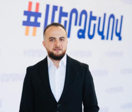 Ինչո՞ւ Սրբուհի Գալյանը որոշեց հենց այս օրերին ներկա գտնվել ՍԴ-ում․ գուցե պետք էր իր ներկայությամբ հիշեցնել դատավորներին ընդունված օրենքի մասին․ Անդրանիկ Գևորգյան (տեսանյութ) Ինչո՞ւ Սրբուհի Գալյանը որոշեց հենց այս օրերին ներկա գտնվել ՍԴ-ում․ գուցե պետք էր իր ներկայությամբ հիշեցնել դատավորներին ընդունված օրենքի մասին․ Անդրանիկ Գևորգյան (տեսանյութ)