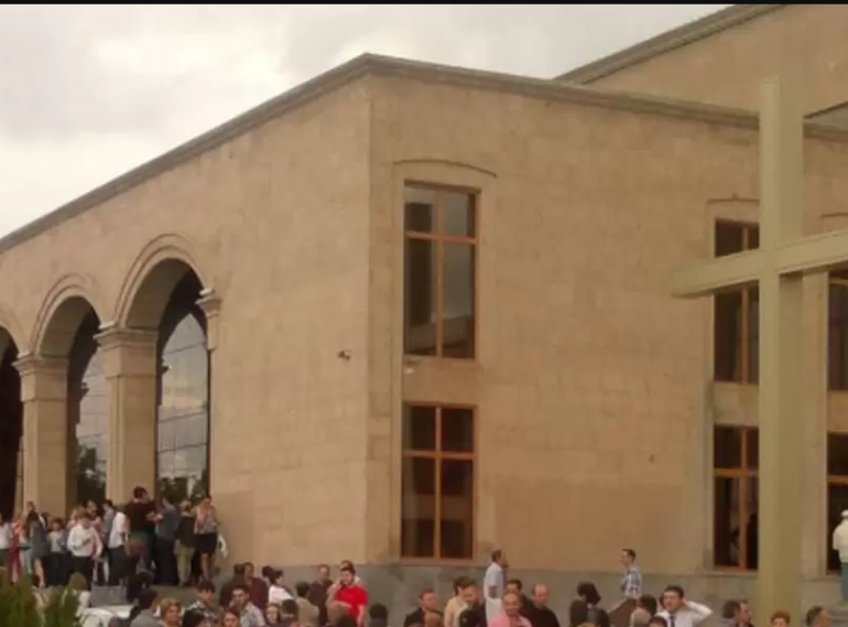 Արտակարգ դեպք Երևանում, «Կյանքի խոսք» եկեղեցում 32-ամյա կինը դшնակաhարել է 57-ամյա մորաքրոջը