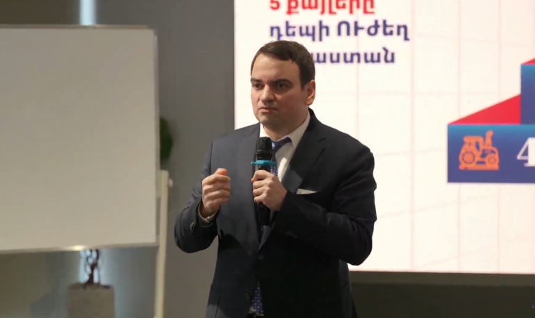 Մեր առաջին քայլն է՝ ստեղծել 300 հազար նոր աշխատատեղ Հայաստանում, պետք է ունենանք ստեղծարար տնտեսություն. Նարեկ Կարապետյան Մեր առաջին քայլն է՝ ստեղծել 300 հազար նոր աշխատատեղ Հայաստանում, պետք է ունենանք ստեղծարար տնտեսություն. Նարեկ Կարապետյան