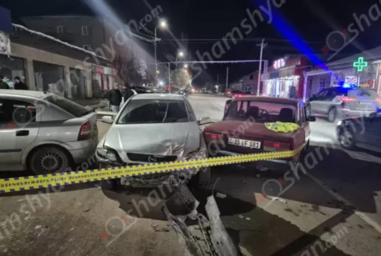 Վարդենիսում բախվել են «ՎԱԶ 2107»-ը և 2 «Opel», կան վիրավnրներ
