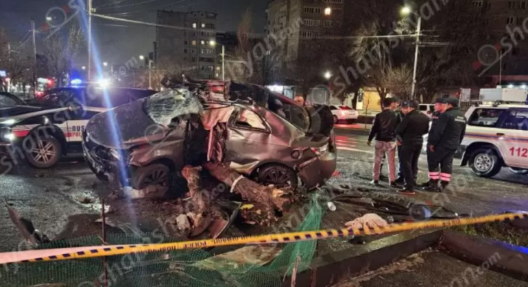 Աբովյան քաղաքում. «Kia»-ն կոտրել է ծառն ու կողաշրջվել, կա 1 զոհ, 3 վիրավոր, մահացածը ծառայում էր ՀՀ ՊՆ N զորամասում