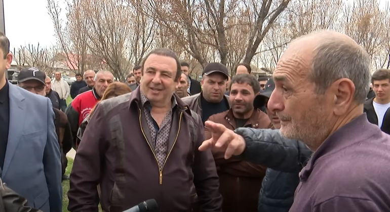 Գյուղերում ապրող մեր հայրենակիցները ցանկանում են, որ իրենց ձայնը լսելի լինի, իսկ բարձրաձայնած խնդիրները ստանան հստակ և գործնական լուծումներ. Ծառուկյան (տեսանյութ) Գյուղերում ապրող մեր հայրենակիցները ցանկանում են, որ իրենց ձայնը լսելի լինի, իսկ բարձրաձայնած խնդիրները ստանան հստակ և գործնական լուծումներ. Ծառուկյան (տեսանյութ)