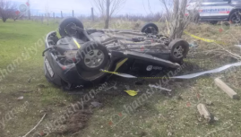 Արագածոտնում «Opel»-ը բախվել է հողաթմբերին և ծառին. կան վիրավnրներ Արագածոտնում «Opel»-ը բախվել է հողաթմբերին և ծառին. կան վիրավnրներ