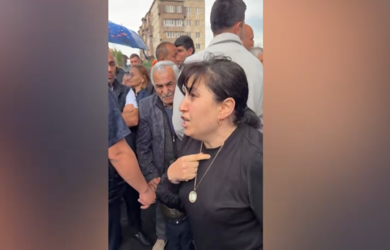 Ինչո՞ւ տարաք մեր 15 երեխեքին վшռեցիք, անիծվի էն օրը, որ ընտրեցի քեզ իմ երեխուն կարաս հետ բերես