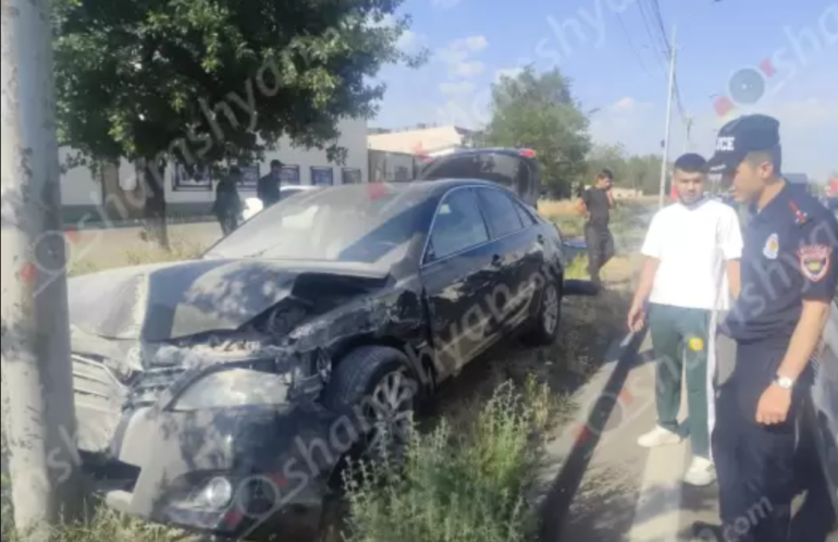 Իսակովի պողոտայում բախվել են «Ford Transit» և «Toyota» մակնիշի ավտոմեքենաները