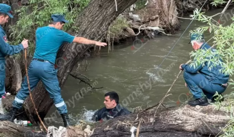 Փամբակ գետում վաղ առավոտից շարունակվում են 7 և 13-ամյա քույրերի որոնողական աշխատանքները