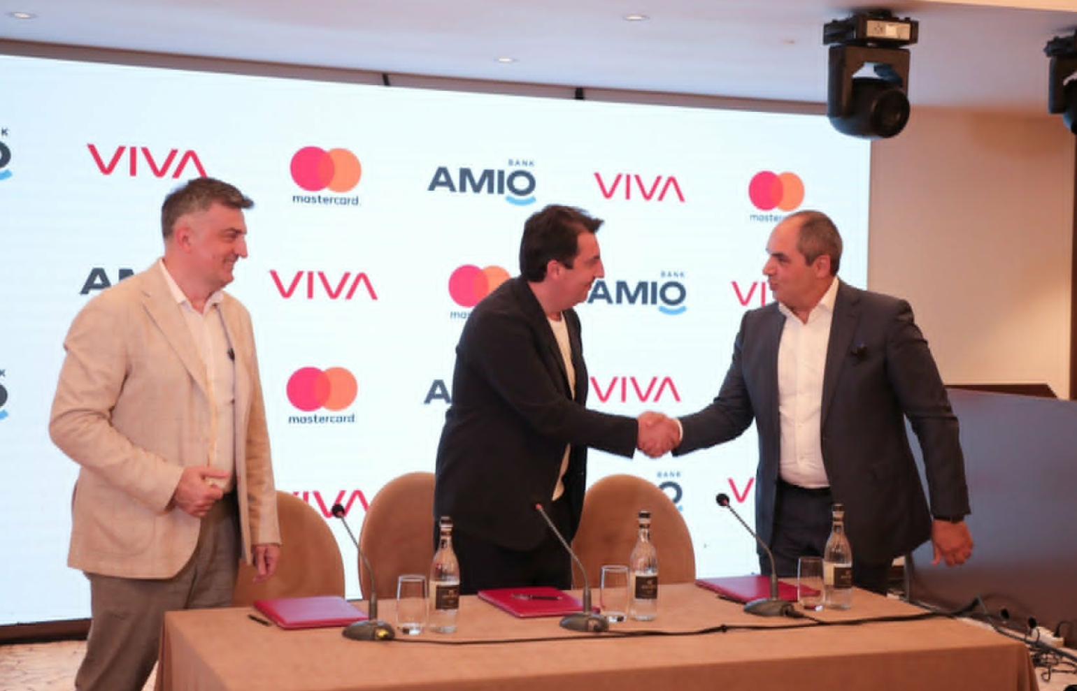 Viva, Amio bank, and Mastercard: use your digital card every day and pay nothing for mobile services (video, photo) Viva, Amio bank, and Mastercard: use your digital card every day and pay nothing for mobile services (video, photo)