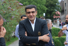 Ես իմ կարծիքն եմ արտահայտել, որևէ մեկի հետ այն քննարկման չեմ դնում. Առուշանյանը՝ իր՝ ադրբեջանցիների հետ 1 խնդիր ունեմ՝ մեծացնել մեր տարածքը հայտարարության մասին Ես իմ կարծիքն եմ արտահայտել, որևէ մեկի հետ այն քննարկման չեմ դնում. Առուշանյանը՝ իր՝ ադրբեջանցիների հետ 1 խնդիր ունեմ՝ մեծացնել մեր տարածքը հայտարարության մասին