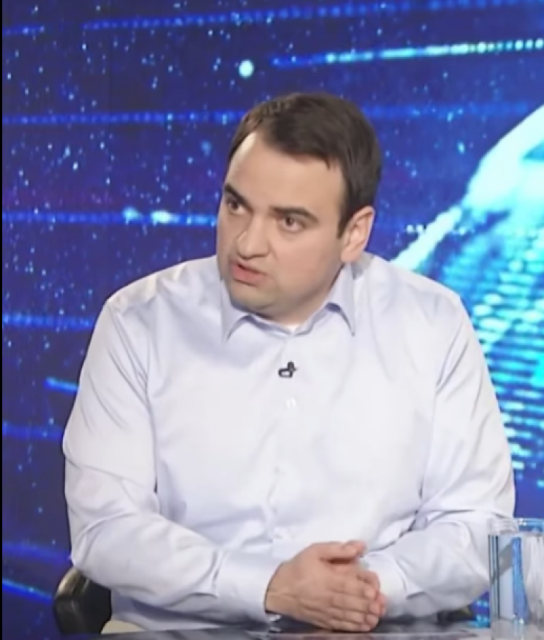 Մեր հասարակությունը պետք է ընտրություն կատարի երկու տարբերակների միջև՝ Կարապետյան կամ Փաշինյան. Նարեկ Կարապետյան (տեսանյութ) Մեր հասարակությունը պետք է ընտրություն կատարի երկու տարբերակների միջև՝ Կարապետյան կամ Փաշինյան. Նարեկ Կարապետյան (տեսանյութ)